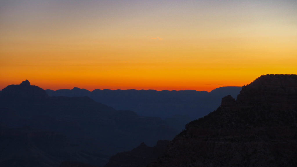 Lever du soleil au Grand Canyon